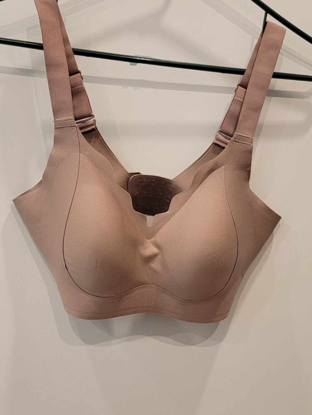 Seamless Nude Scalloped Wireless Support Bra - Size M
